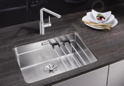 Blanco Lanora S - Grifo De Fregadero Con Salida Extraíble, Acero Inoxidable Cepillado 523123 -Cocina Tienda De Ventas acd71ff3b23c1c493071ec7f